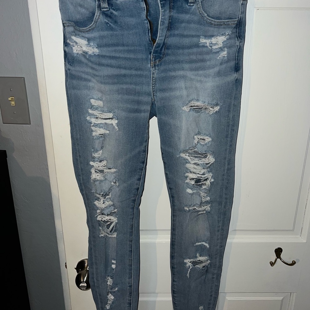American Eagle Outfitters Light Blue Distressed Skinny Jeans